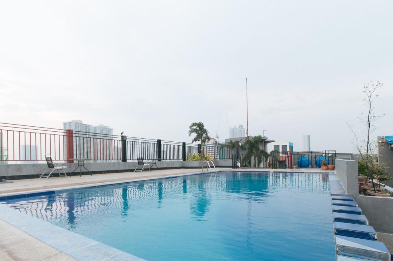 RedDoorz @ Melbourne Suites Makati Makati City Exterior foto