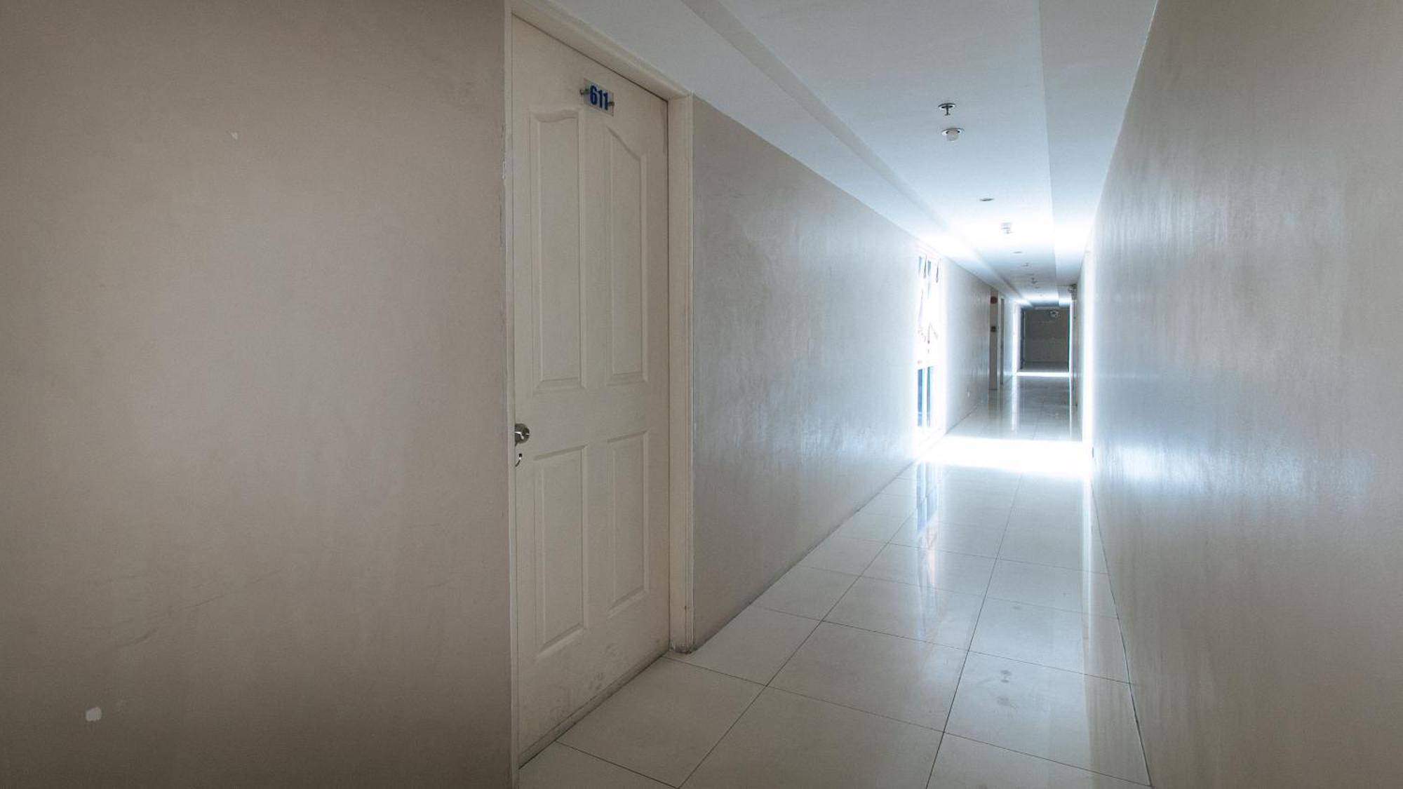 RedDoorz @ Melbourne Suites Makati Makati City Exterior foto