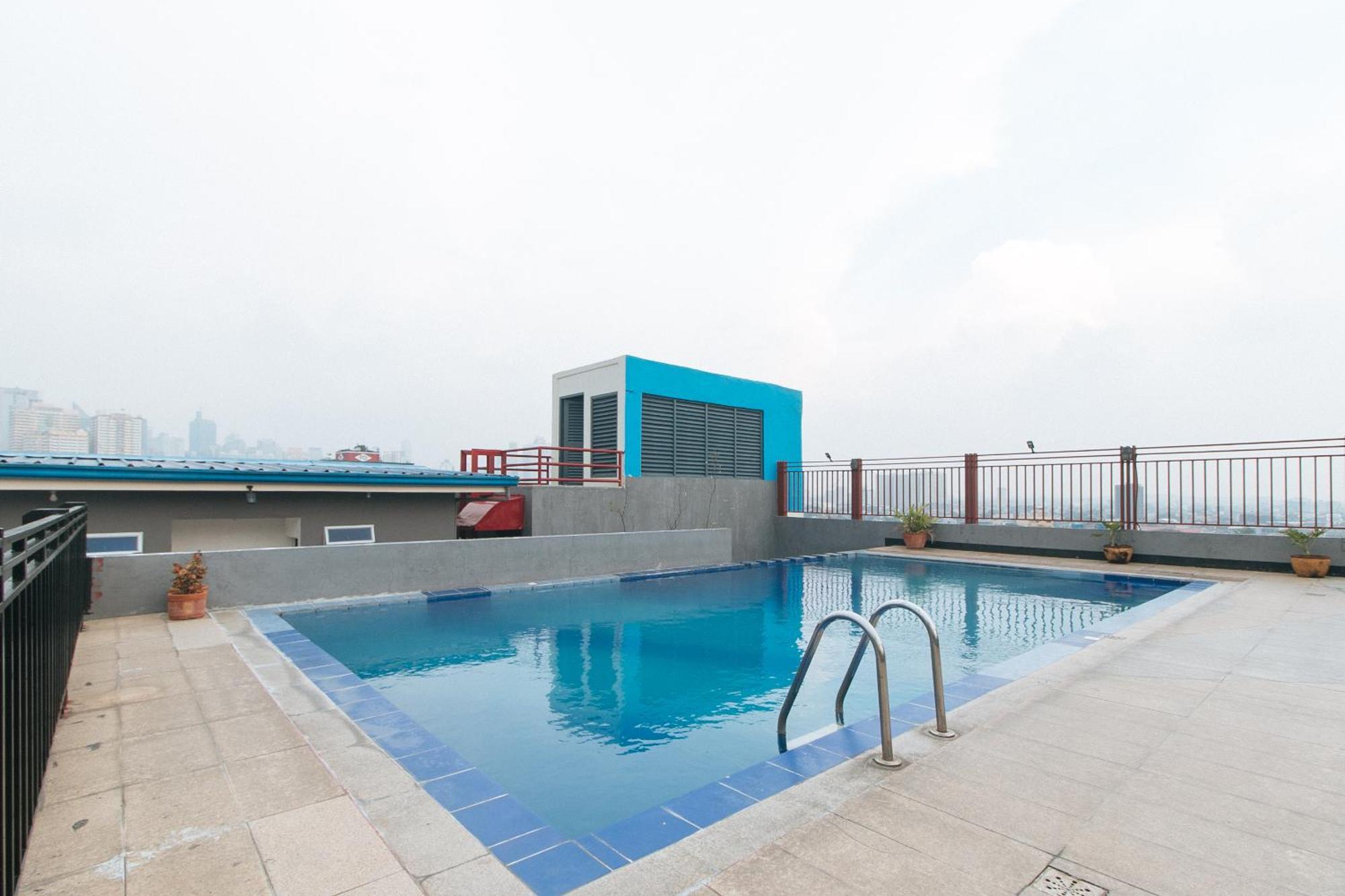 RedDoorz @ Melbourne Suites Makati Makati City Exterior foto